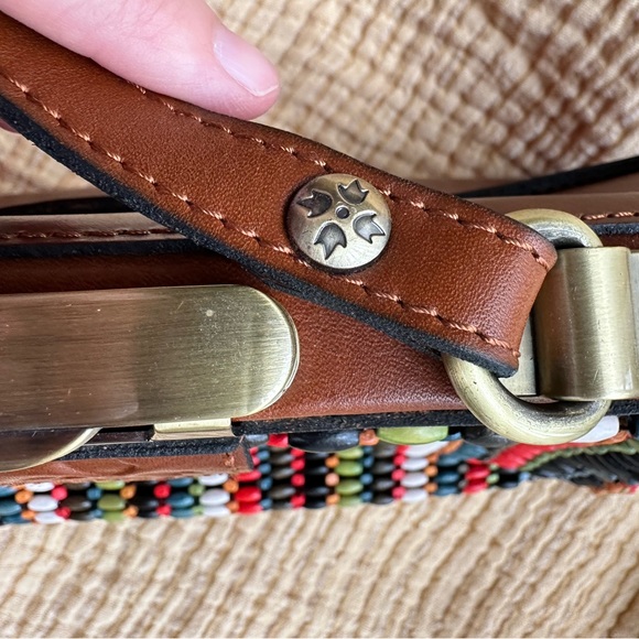 RARE Patricia Nash leather satchel w/exquisite wooden beadwork & unique latch. - Picture 8 of 9